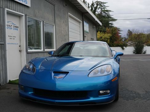 Used 2009 Chevrolet Corvette Z06 w/ Preferred Equipment Group image 2