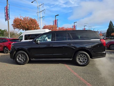 Used 2025 Ford Expedition Max Active image 8
