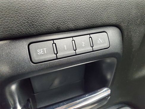 Used 2018 GMC Sierra 3500 Denali w/ Duramax Plus Package image 9