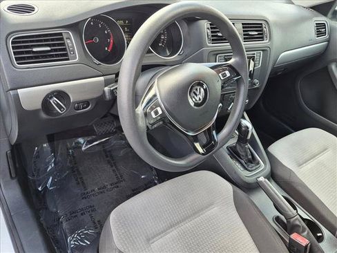 Used 2024 Volkswagen Jetta Sport FWD image 9