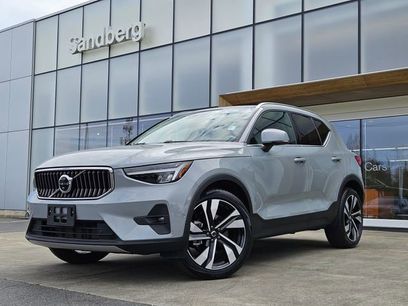 Used 2025 Volvo XC40 B5 Plus