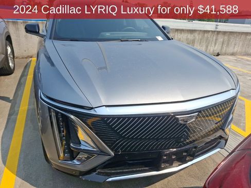 Used 2024 Cadillac Lyriq Luxury RWD image 3