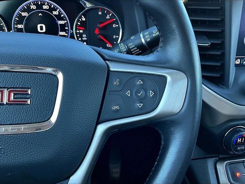 Used 2022 GMC Acadia Denali w/ Denali Ultimate Package image 19