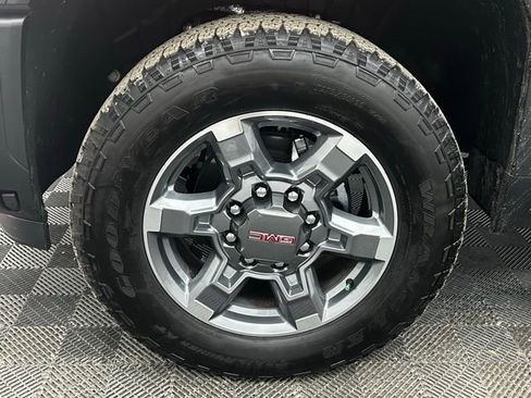 Used 2025 GMC Sierra 2500 SLT w/ SLT Premium Package image 22