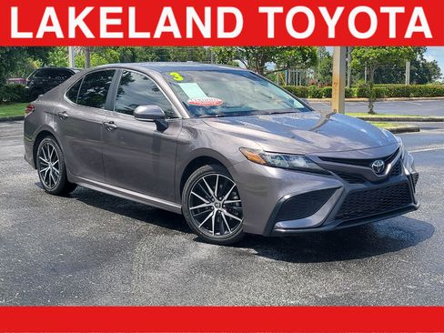 Certified 2023 Toyota Camry SE FWD image 1