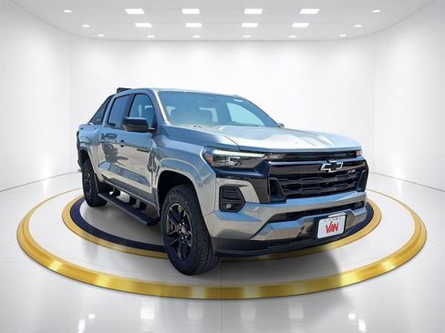 New 2025 Chevrolet Colorado Z71 w/ Midnight Edition AWD/4WD image 3