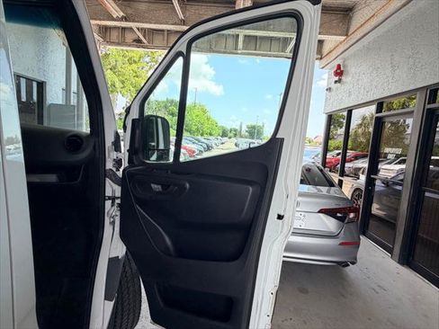 Used 2023 Mercedes-Benz Sprinter 2500 image 14