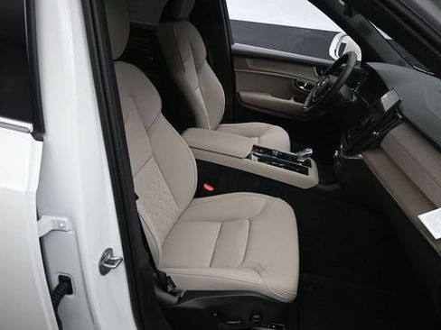 New 2026 Volvo XC90 T8 Plus w/ Protection Package Premier AWD/4WD image 30