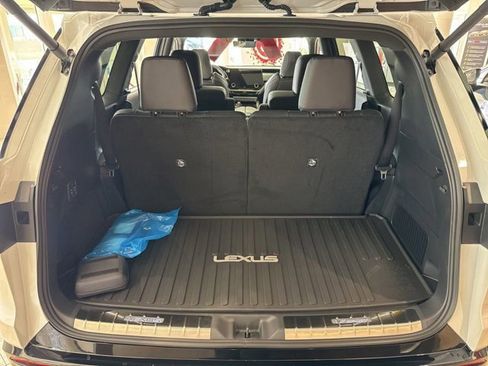 New 2026 Lexus TX 500h AWD image 9