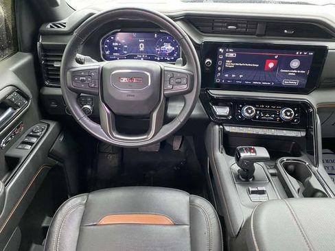 Used 2024 GMC Sierra 1500 AT4 w/ Technology Package AWD/4WD image 5
