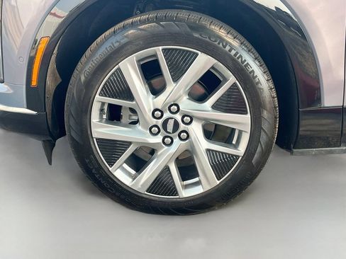 Used 2025 Cadillac Optiq Luxury 1 AWD/4WD image 33