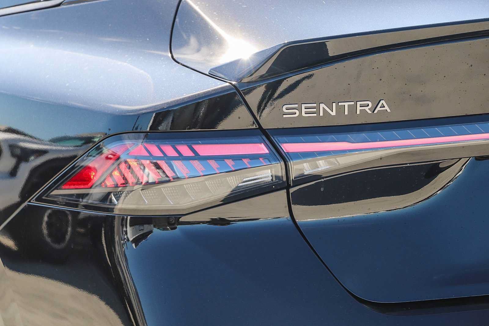 New 2027 Nissan Sentra SR w/ Floor Mat Package FWD image 9