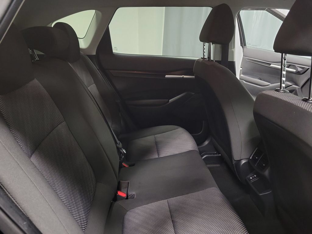 Used 2025 Kia Seltos LX AWD/4WD image 30