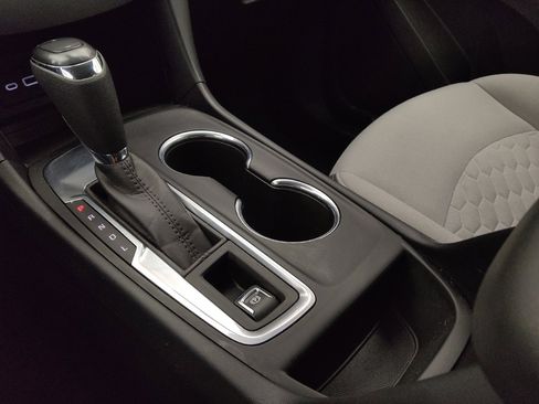 Used 2020 Chevrolet Equinox LS FWD image 26