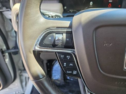 Used 2022 Lincoln Nautilus Reserve AWD/4WD image 17
