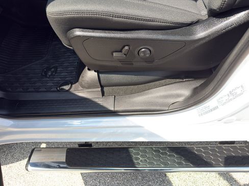 Used 2022 RAM 1500 Big Horn AWD/4WD image 16