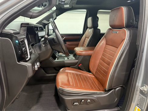 Used 2024 GMC Sierra 3500 Denali Ultimate image 20