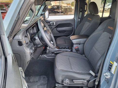 Used 2026 Jeep Gladiator Mojave AWD/4WD image 10