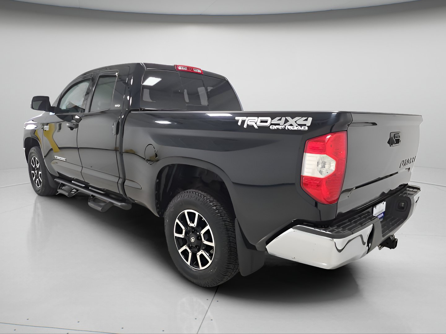 Used 2019 Toyota Tundra SR5 w/ TRD Off Road Package AWD/4WD image 5