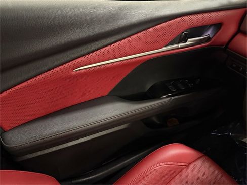 Used 2025 Toyota Camry XSE image 31