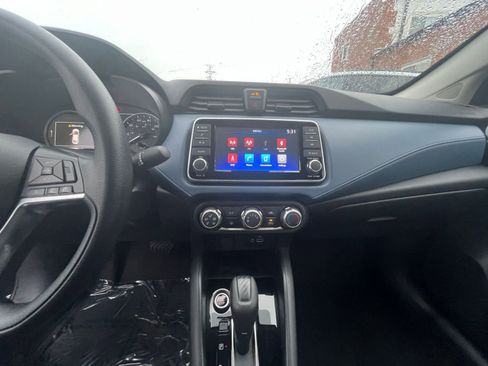 Used 2025 Nissan Versa SV FWD image 17
