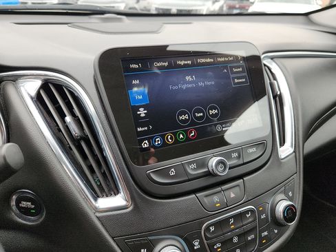 Used 2024 Chevrolet Malibu LT image 19