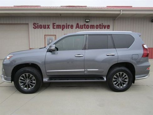 Used 2019 Lexus GX 460 Premium image 2
