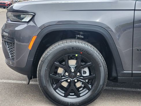 New 2026 Jeep Grand Cherokee Altitude AWD/4WD image 9