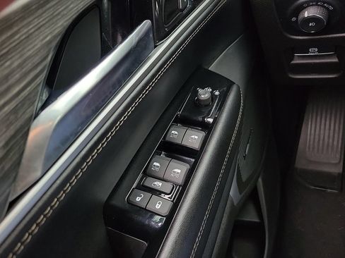 Used 2024 Jeep Wagoneer L Series II RWD image 14