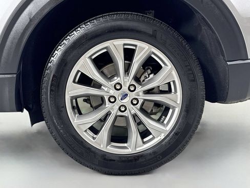 Used 2024 Ford Explorer Limited AWD/4WD image 8