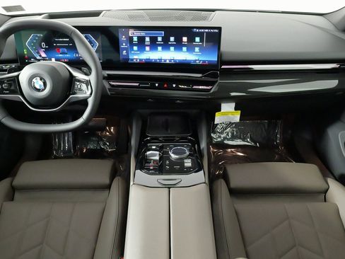 Used 2025 BMW 530i image 47