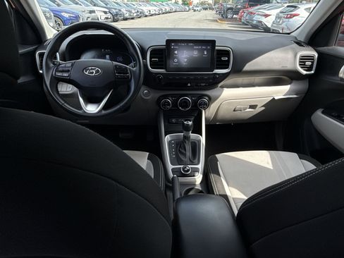 Certified 2024 Hyundai Venue SEL FWD image 21