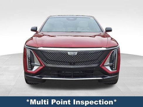 Used 2024 Cadillac Lyriq Luxury AWD/4WD image 2