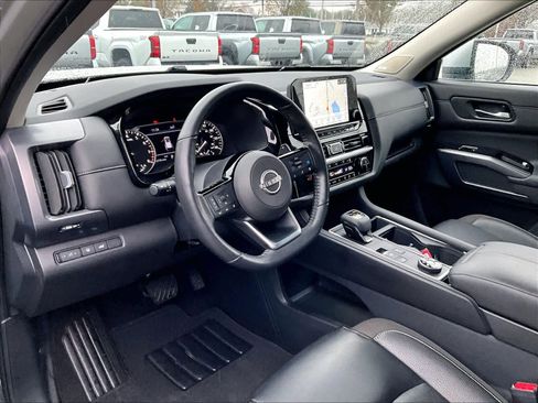 Used 2024 Nissan Pathfinder SL w/ SL Premium Package image 8