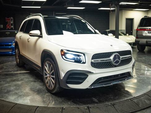 Used 2022 Mercedes-Benz GLB 250 4MATIC image 5