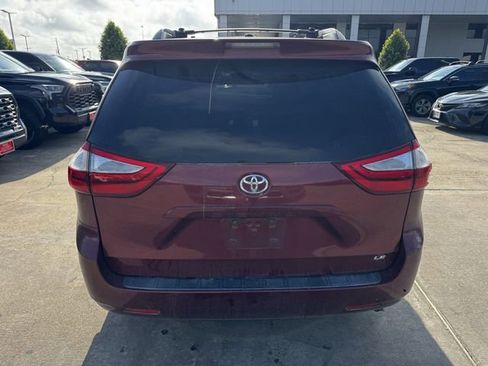 Used 2017 Toyota Sienna LE FWD image 6