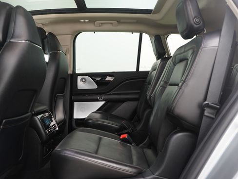 Used 2020 Lincoln Aviator Reserve w/ Equipment Group 202A image 16