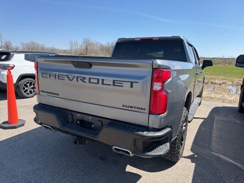 Used 2021 Chevrolet Silverado 1500 Custom Trail Boss w/ LPO, Dark Essentials Package AWD/4WD image 10