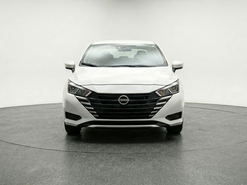 Used 2025 Nissan Versa SV FWD image 2