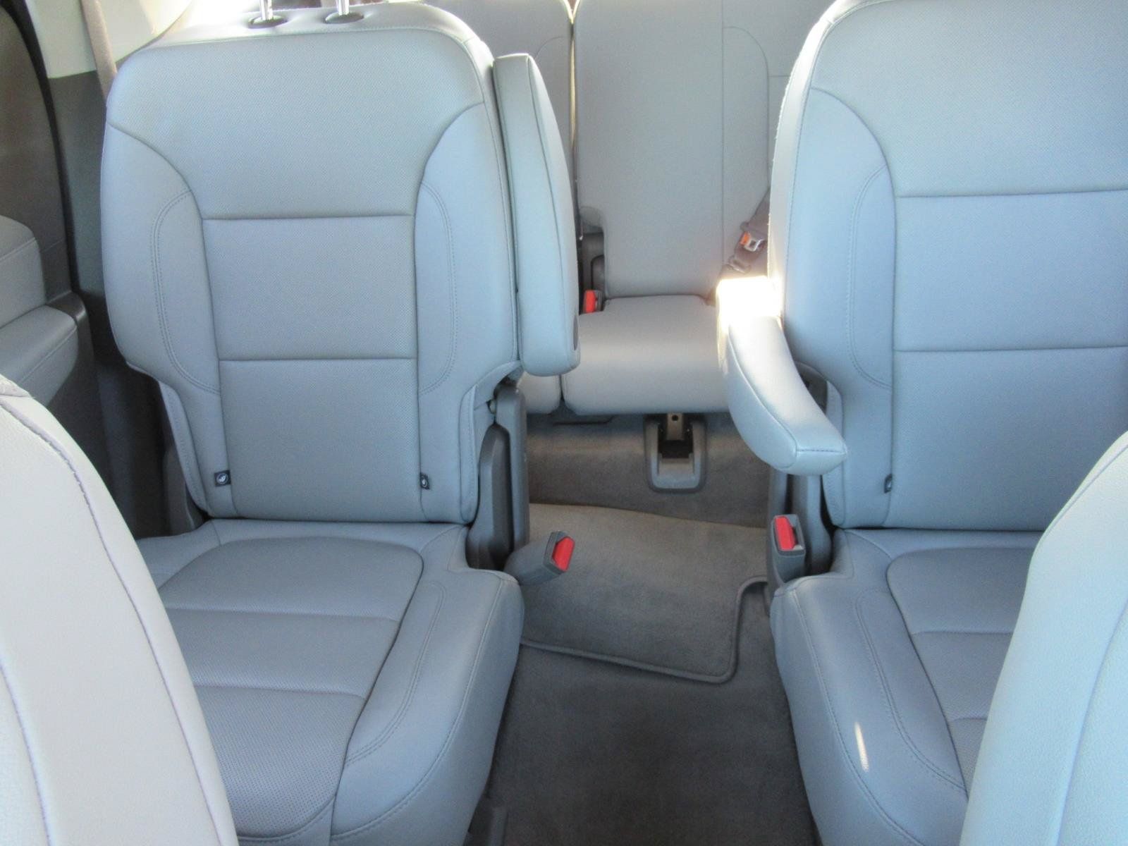Used 2019 Chevrolet Traverse Premier w/ Driver Confidence II Package FWD image 15