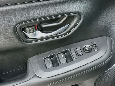 Used 2025 Honda HR-V LX image 15