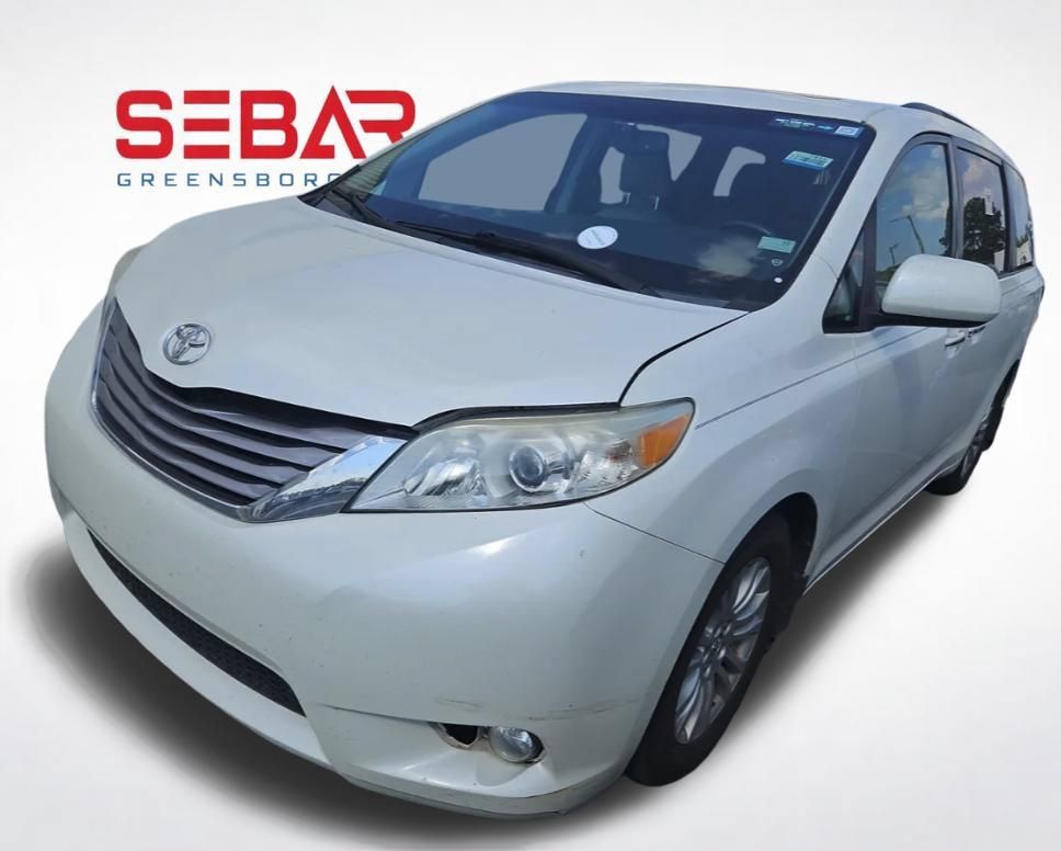 Used 2015 Toyota Sienna XLE w/ XLE Navigation Package FWD image 1