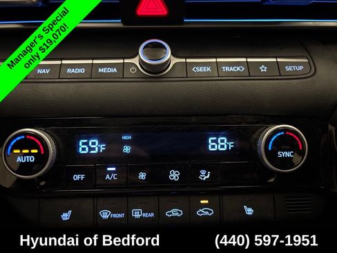 Used 2024 Hyundai Elantra SEL w/ Convenience Package FWD image 20