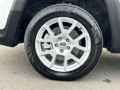 Used 2023 Jeep Renegade Latitude image 12