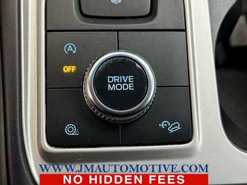 Used 2021 Ford Explorer XLT image 31