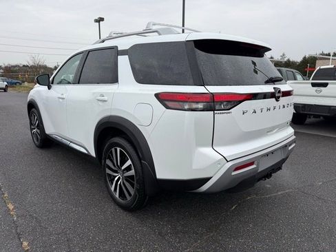 New 2025 Nissan Pathfinder Platinum w/ Cargo Package image 7