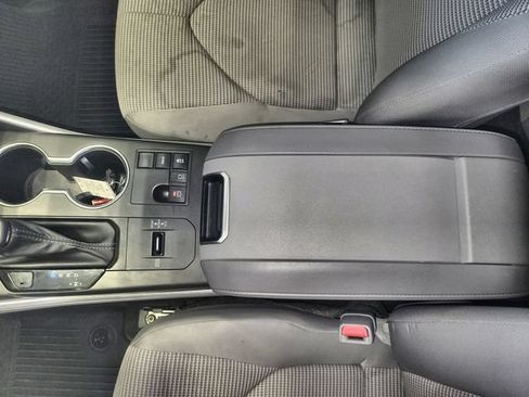 Used 2023 Toyota Highlander L FWD image 21