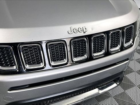 Used 2019 Jeep Compass Limited FWD image 29