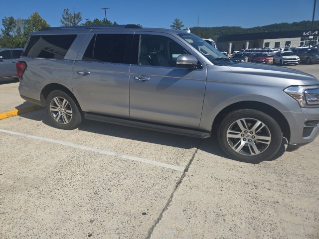 Used 2024 Ford Expedition Max Limited AWD/4WD image 16