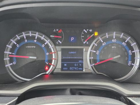Used 2018 Toyota 4Runner TRD Off-Road Premium w/ TRD Performance Package AWD/4WD image 4
